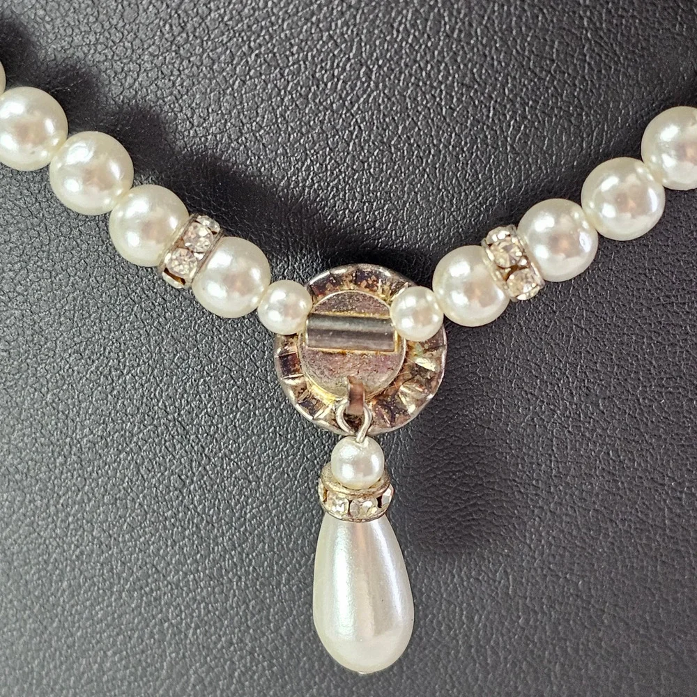 Vintage Faux Pearl Rhinestone Pendant Necklace Teardrop Drop Filigree Box Clasp